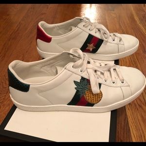 GUCCI SNEAKERS SIZE 8 WITH THE BOX, NEEDS NEW LACE